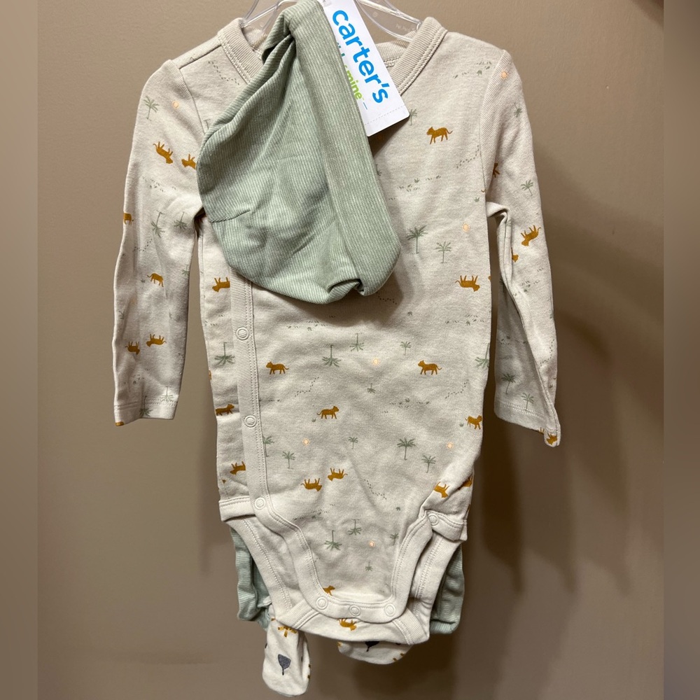 Carter’s Child of Mine Outfit 6-9 months